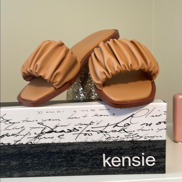 Kensie Tan Ruched Slide Sandals - Picture 3 of 5